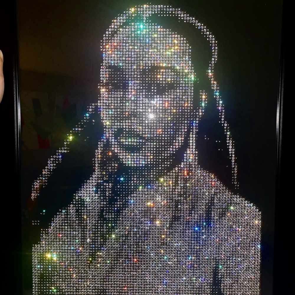 Swarovski Crystal Portrait of Me…20" W × 30 H
Qty
Frame